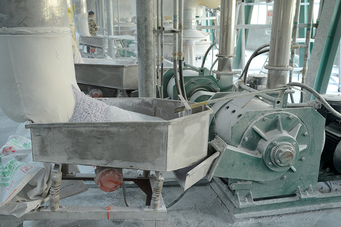 Johnley Factory Crusher Machine for Melamine Moulding Compound Production